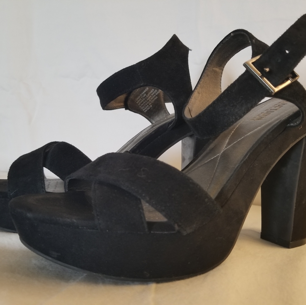 Heels - Picture 2 of 3